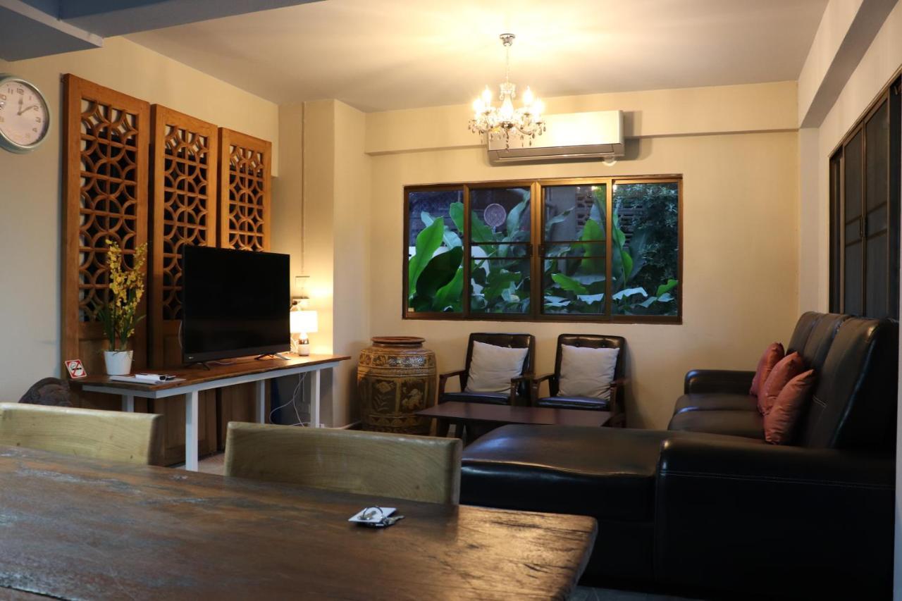 8Th House @ Center Of Chiangmai Old Town Apartment Chiang Mai Exterior foto