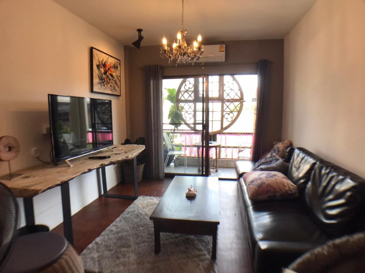 8Th House @ Center Of Chiangmai Old Town Apartment Chiang Mai Exterior foto